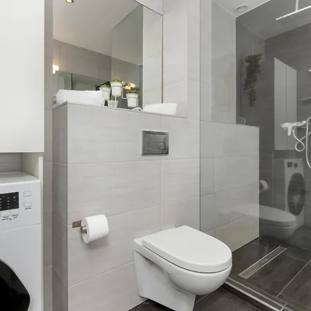 Modern With Balcony Srodmiescie By Renters Apartment Danzig