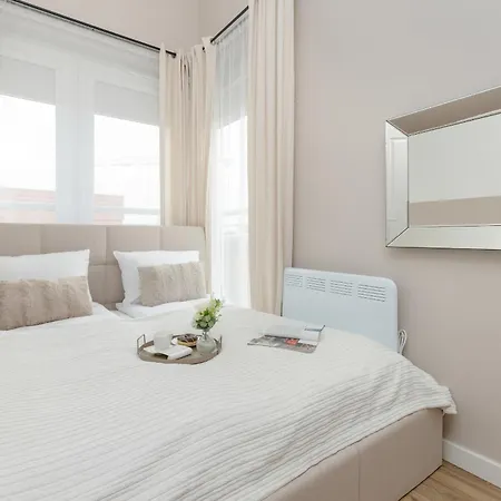 Modern With Balcony Srodmiescie By Renters Apartment *